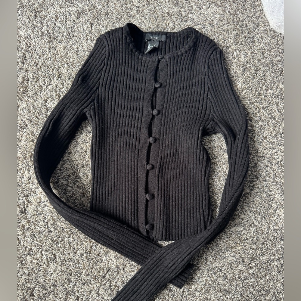 Long Sleeve Black Sweater/Cardigan
Forever 21